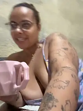 Chloe Leaozinho online show from March 2026 03:16:02 PM