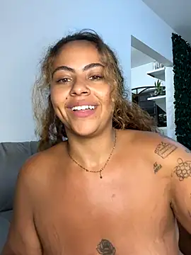 Chloe Leaozinho online show from November 2025 04:50:02 AM