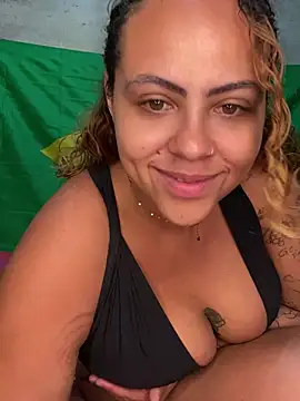 Snapshot of Chloe_Leaozinho chatting on June 2026 02:40:02 PM Chloe Leaozinho online show from June 2026 02:40:02 PM
