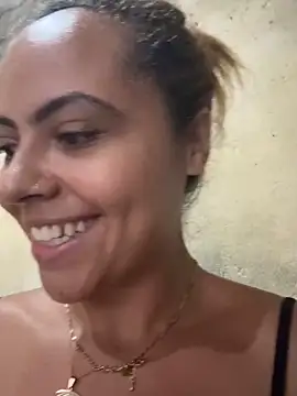 Chloe Leaozinho online show from March 2026 04:01:02 PM