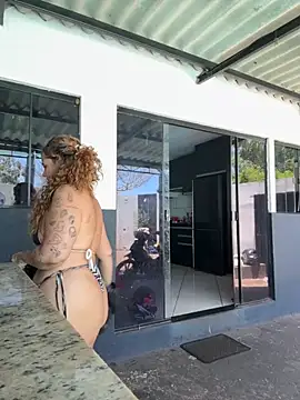 Chloe Leaozinho online show from November 2025 03:07:02 PM