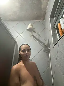 Chloe Leaozinho online show from November 2025 11:36:02 PM