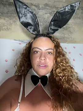 Chloe Leaozinho online show from April 2026 10:54:02 AM