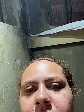 Chloe Leaozinho online show from December 2025 03:28:02 AM