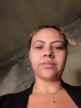 Snapshot of Chloe_Leaozinho chatting on May 2026 01:34:02 PM Chloe Leaozinho online show from May 2026 01:34:02 PM