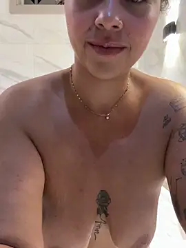 Chloe Leaozinho online show from April 2026 11:50:02 PM