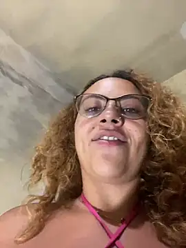 Chloe Leaozinho online show from April 2026 12:09:01 PM