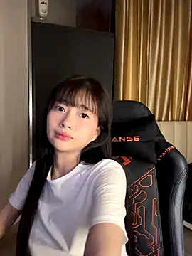 Snapshot of _Meimeibaby_ chatting on October 2025 08:06:01 AM Meimeibaby online show from October 2025 08:06:01 AM