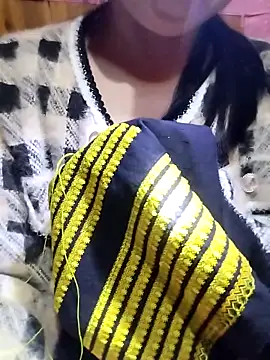 Tiyir597 online show from November 2025 02:33:02 PM