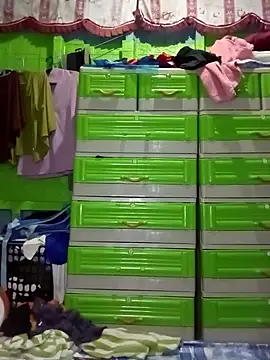 Snapshot of pretty_me092121 chatting on December 2025 05:28:02 PM pretty me092121 online show from December 2025 05:28:02 PM