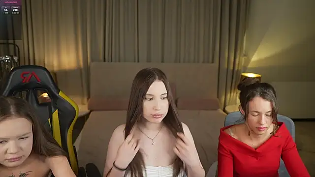 Snapshot of Claire_Dreams chatting on September 2025 06:26:02 PM Claire Dreams online show from September 2025 06:26:02 PM