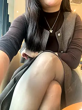 xiao-mo520 online show from November 2025 09:24:02 AM