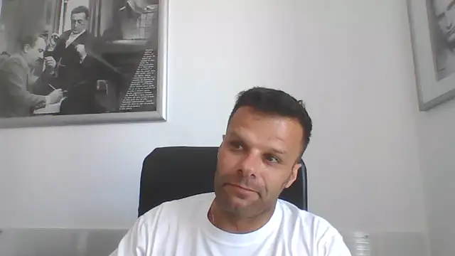 Snapshot of FROCETTO93 chatting on June 2026 11:10:01 AM FROCETTO93 online show from June 2026 11:10:01 AM