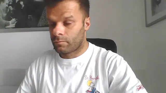 Snapshot of FROCETTO93 chatting on July 2026 06:57:01 AM FROCETTO93 online show from July 2026 06:57:01 AM