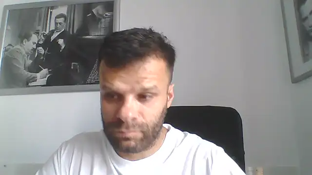 Snapshot of FROCETTO93 chatting on June 2026 06:30:02 AM FROCETTO93 online show from June 2026 06:30:02 AM
