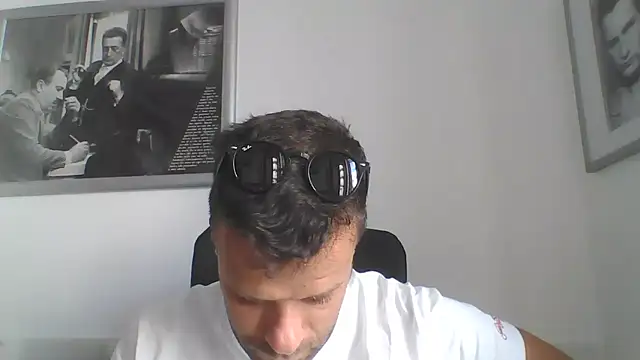 Snapshot of FROCETTO93 chatting on June 2026 06:24:01 AM FROCETTO93 online show from June 2026 06:24:01 AM