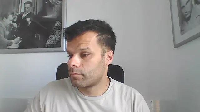Snapshot of FROCETTO93 chatting on June 2026 07:30:01 AM FROCETTO93 online show from June 2026 07:30:01 AM