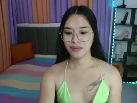 SeductiveAppleTS online show from November 2025 05:33:01 AM