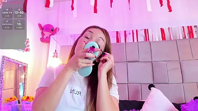 antoneella jones online show from November 2025 07:39:02 PM