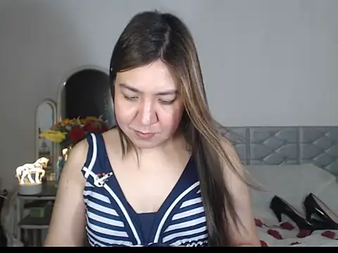 stellahugeX online show from December 2025 10:03:02 AM