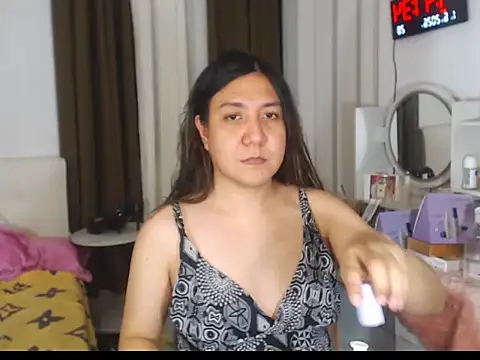 Snapshot of stellahugeX chatting on June 2026 11:43:02 AM stellahugeX online show from June 2026 11:43:02 AM