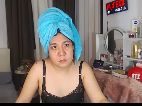 Snapshot of stellahugeX chatting on July 2026 02:39:02 PM stellahugeX online show from July 2026 02:39:02 PM