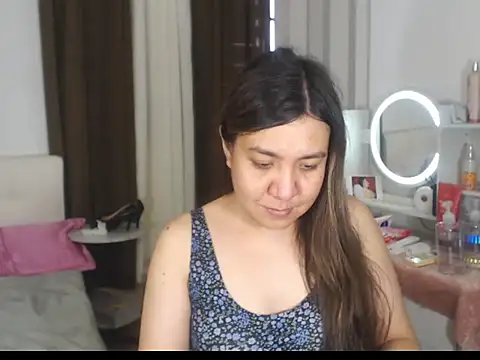 Snapshot of stellahugeX chatting on February 2026 05:40:02 AM stellahugeX online show from February 2026 05:40:02 AM