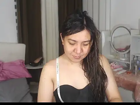 Snapshot of stellahugeX chatting on February 2026 05:35:01 PM stellahugeX online show from February 2026 05:35:01 PM