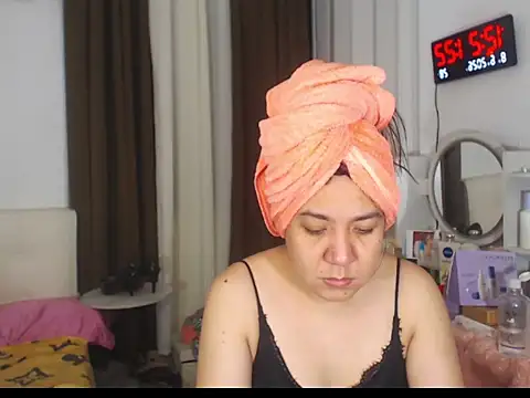 Snapshot of stellahugeX chatting on June 2026 04:23:02 PM stellahugeX online show from June 2026 04:23:02 PM