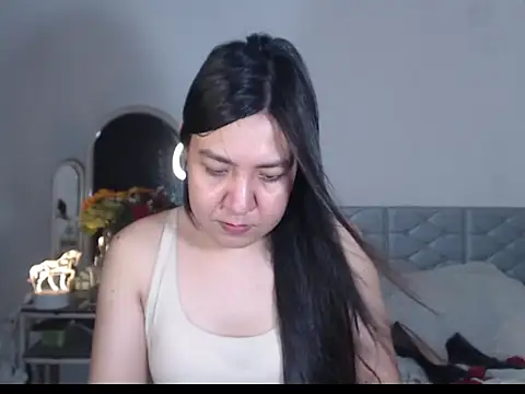 Snapshot of stellahugeX chatting on October 2025 04:24:02 AM stellahugeX online show from October 2025 04:24:02 AM