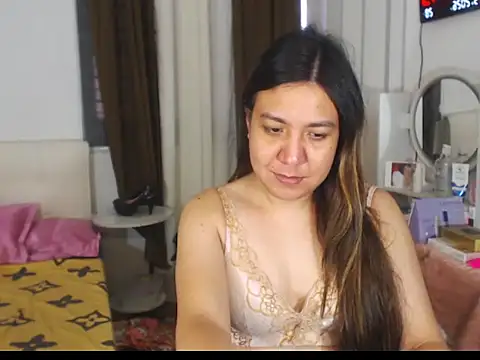 Snapshot of stellahugeX chatting on May 2026 04:45:01 AM stellahugeX online show from May 2026 04:45:01 AM