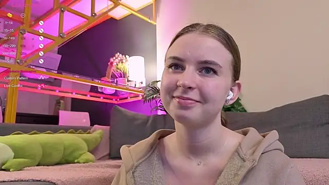 FlexiPixie online show from October 2025 08:15:01 AM