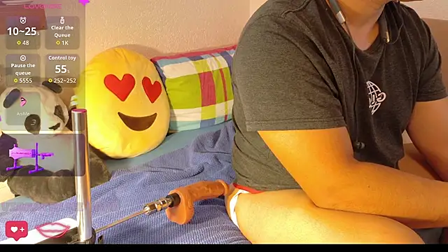 Snapshot of AsianBoy_WhiteDaddy chatting on September 2025 01:09:02 PM AsianBoy WhiteDaddy online show from September 2025 01:09:02 PM