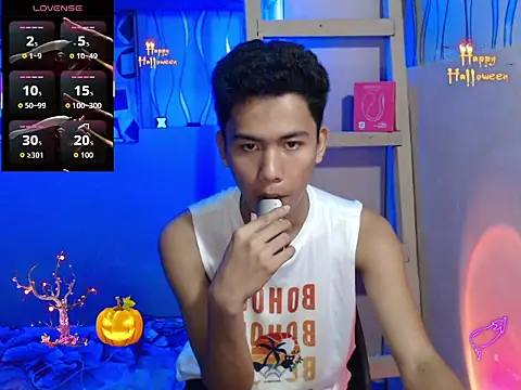 Snapshot of Demure_Asian143 chatting on November 2025 10:52:02 AM Demure Asian143 online show from November 2025 10:52:02 AM