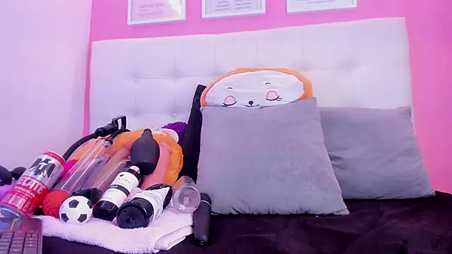 Willow Wright online show from March 2026 02:22:01 PM