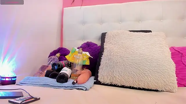 Willow Wright online show from September 2025 01:39:01 PM