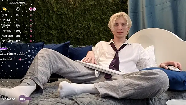 fiachand online show from November 2025 08:19:01 PM