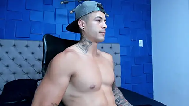 Snapshot of andres-clark92 chatting on December 2025 05:36:01 PM andres-clark92 online show from December 2025 05:36:01 PM