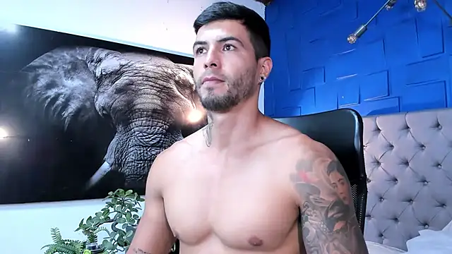 andres-clark92 online show from November 2025 05:46:05 PM