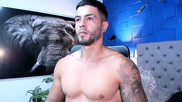 andres-clark92 online show from November 2025 05:57:01 PM