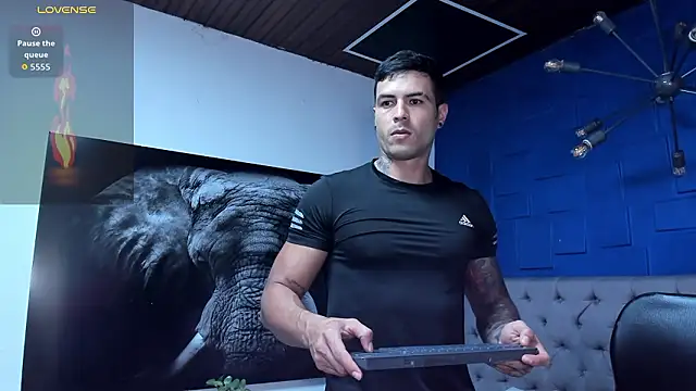 Snapshot of andres-clark92 chatting on February 2026 04:18:01 PM andres-clark92 online show from February 2026 04:18:01 PM