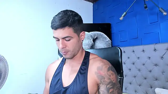 andres-clark92 online show from October 2025 06:09:02 PM