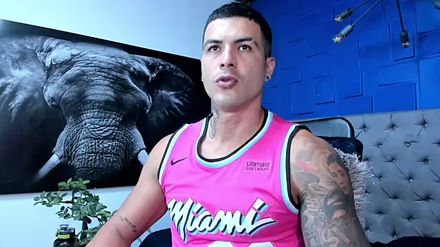 Snapshot of andres-clark92 chatting on January 2026 06:00:01 PM andres-clark92 online show from January 2026 06:00:01 PM