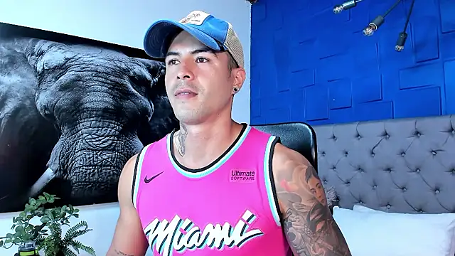 Snapshot of andres-clark92 chatting on January 2026 04:25:02 PM andres-clark92 online show from January 2026 04:25:02 PM