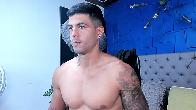 andres-clark92 online show from October 2025 05:56:01 PM