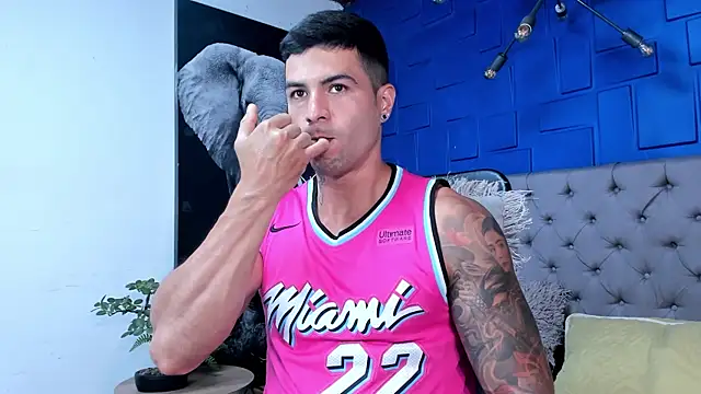 andres-clark92 online show from October 2025 06:08:01 PM