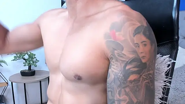 andres-clark92 online show from October 2025 05:57:01 PM