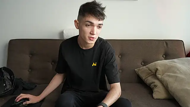 Snapshot of MattyandAiden chatting on January 2026 04:54:01 PM MattyandAiden online show from January 2026 04:54:01 PM