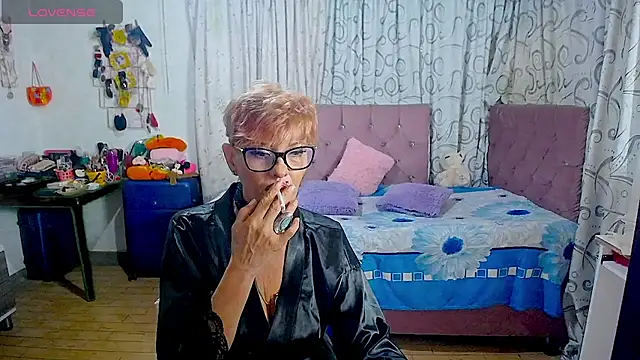 Snapshot of isabella-lips007 chatting on May 2026 02:19:01 AM isabella-lips007 online show from May 2026 02:19:01 AM