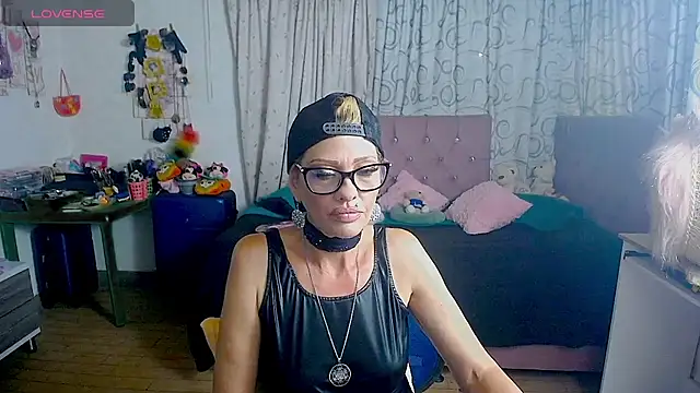 Snapshot of isabella-lips007 chatting on July 2026 06:00:02 AM isabella-lips007 online show from July 2026 06:00:02 AM